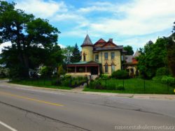 House in Niagara Falls Canada