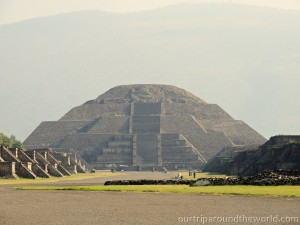 Pyramida mesice