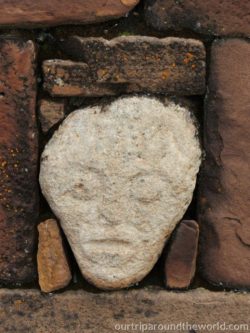 Tihuanaco alien head