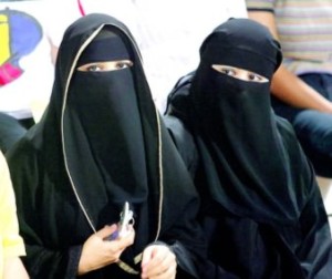 ženy nosící abáju